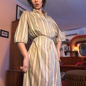 70s handmade v neck band collar half sleeve green and grey belted dress!